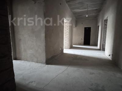 4-бөлмелі пәтер · 142.3 м² · 1/9 қабат, мкр 8, Алии молдагуловой, бағасы: 41 млн ₸ в Актобе