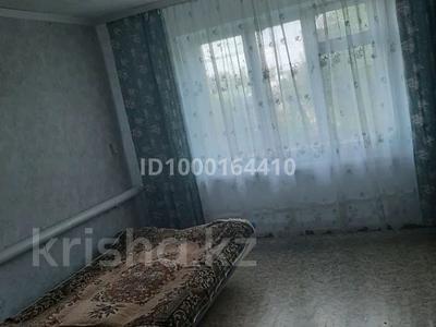 Продажа квартир в Западно-Казахстанской обл.: 2-комнатная квартира · 42 м² · 1/2 этаж, Алексеева — Магазин Байтерек за 8.5 млн 〒 2-комнатная квартира · 42 м² · 1/2 этаж, Алексеева — Магазин Байтерек за 8.5 млн 〒 в Аксае