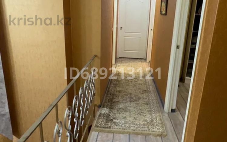 6-бөлмелі пәтер, 180 м², 9/10 қабат ай сайын, Ади Шарипова, бағасы: 650 000 〒 в Атырау, мкр Жилгородок — фото 11