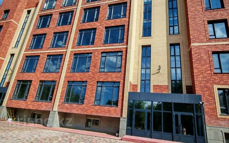 2-комнатная квартира · 76 м² · 5/5 этаж, Жамакаева за 34.5 млн ₸ в Семее — фото 2