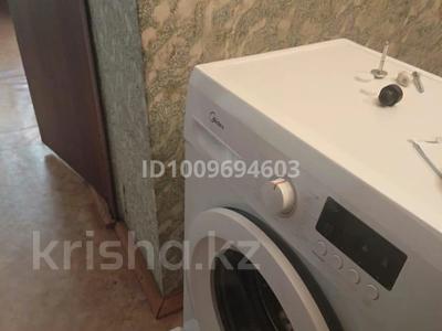 1-комнатная квартира · 35 м² · 1/5 этаж, Шешембекова — Парк Шахтер за 90 000 〒 в Экибастузе