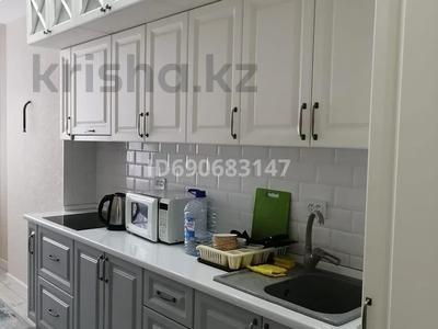 2-комнатная квартира · 78 м² · 12/14 этаж, 16-й мкр , 16 мкрн 68/45 — Трк Актау за 240 000 ₸