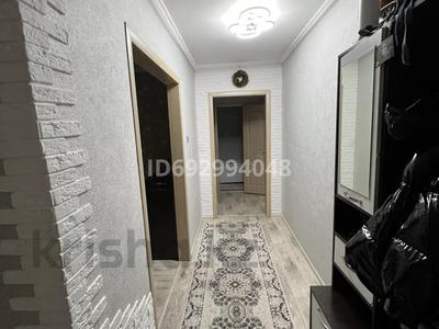 3-комнатная квартира, 69 м², 1/9 этаж, Бауыржан Момышулы за 17.5 млн 〒 в Аксу