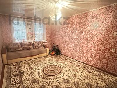 3-комнатная квартира · 62 м² · 1/5 этаж, Молодежная за 9 млн 〒 в Шахтинске