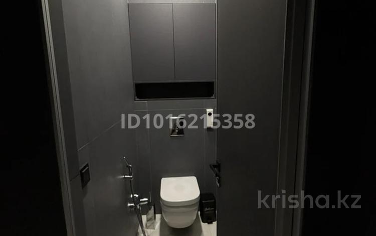 2-комнатная квартира · 67 м² · 9/17 этаж, 17-й мкр 23 за 450 000 ₸ в Актау — фото 2