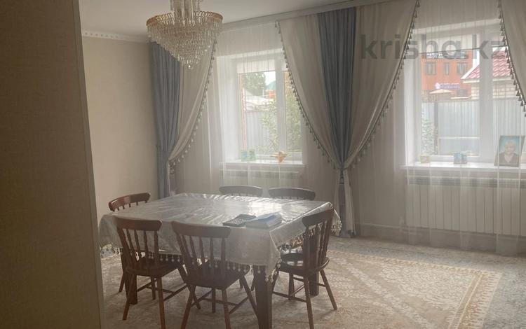 Отдельный дом · 6 комнат · 260 м² · 8 сот., Алмас кылыш 12 за 75 млн 〒 в Актобе — фото 2