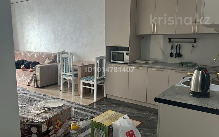3-комнатная квартира · 60 м² · 12/12 этаж, мкр Акбулак, Дарабоз за 280 000 ₸ в Алматы, Алатауский р-н — фото 2