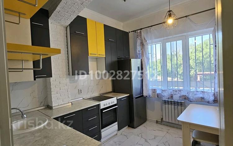1-комнатная квартира · 36 м² · 2/6 этаж, мкр Айнабулак-2 32/2 за 200 000 ₸ в Алматы, Жетысуский р-н — фото 2