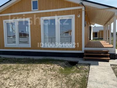 4-комнатная квартира · 88 м², Дулатов 2 за 12.5 млн 〒 в Аксае