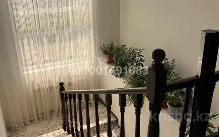 Отдельный дом · 6 комнат · 160 м² · 20 сот., Есенина за 65 млн 〒 в Бишкуле — фото 2