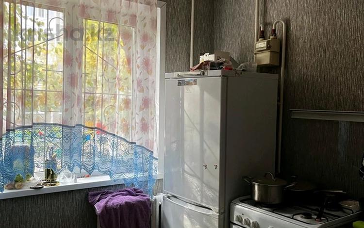 1-комнатная квартира · 32 м² · 1/5 этаж, Строительная 8 — магазин Северный за 10.4 млн ₸ в Петропавловске — фото 2