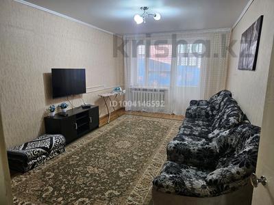 2-комнатная квартира · 50 м² · 2/5 этаж, Тулебаева 20 — Центр за 12 000 〒 в 
