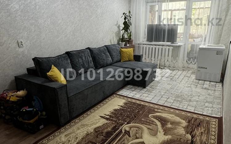 2-комнатная квартира · 45.1 м² · 2/5 этаж, Майкудук, 13й микрорайон 25 — школа 54 за 10.5 млн ₸ в Караганде, Алихана Бокейханова р-н — фото 2
