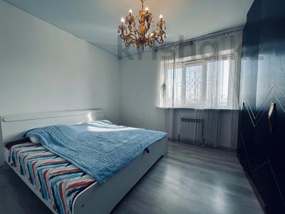 3-бөлмелі пәтер, 71 м², 2/12 қабат тәулік бойы, Кошкарбаева 1140, бағасы: 25 000 〒 в 