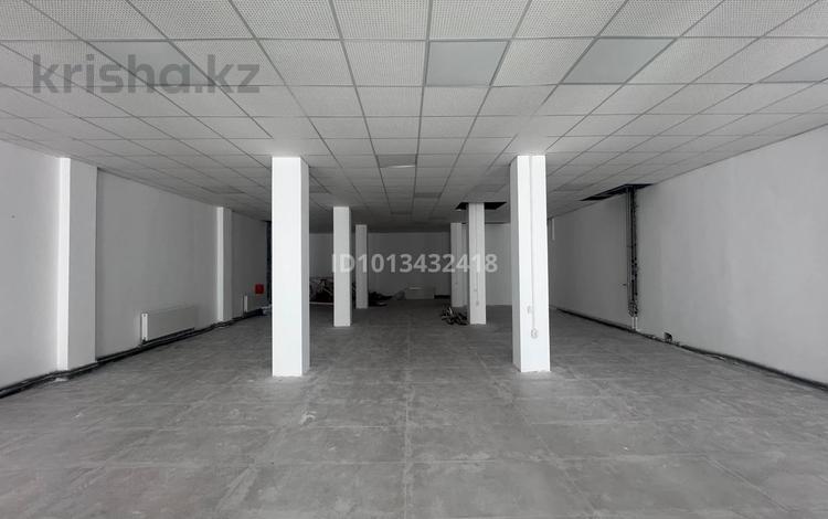 Свободное назначение, офисы, магазины и бутики, склады, салоны красоты, медцентры и аптеки, образование, развлечения, кабинеты и рабочие места, студии · 200 м² за 1.1 млн ₸ в Алматы, Ауэзовский р-н — фото 2