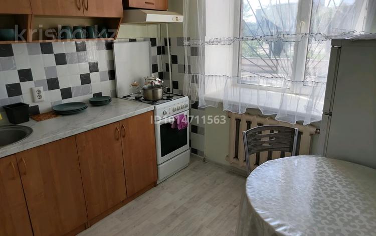 1-комнатная квартира · 34 м² · 2/5 этаж, Молдагулова — Центр стадион за 9 500 ₸ в Актобе — фото 2