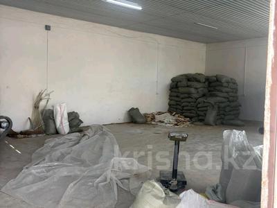 Свободное назначение, офисы, магазины и бутики, склады · 870 м² за 1.1 млн ₸ в Узынагаш