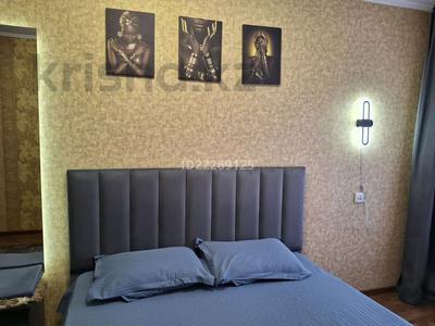 2-комнатная квартира · 60 м² · 2/5 этаж, Ауэзова 27 за 15 000 ₸ в Семее