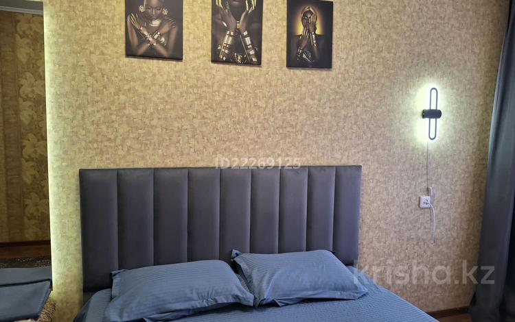 2-комнатная квартира · 60 м² · 2/5 этаж, Ауэзова 27 за 15 000 ₸ в Семее — фото 47