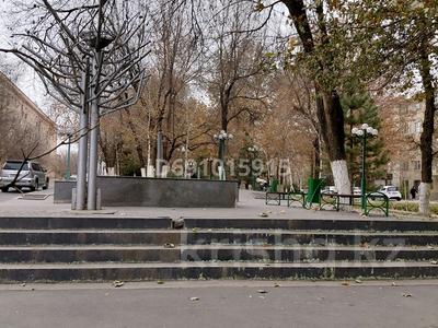 3-комнатная квартира · 57 м² · 4/4 этаж, 17-й микрорайон, 17-й микрорайон 8 А — Вдоль Аллеи ,напротив Магнум. за 24 млн 〒 в Шымкенте, Аль-Фарабийский р-н