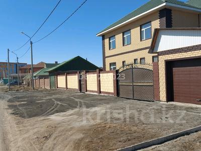 Отдельный дом · 6 комнат · 300 м², Ул, Зайсан 40 за 700 000 〒 в Косшы