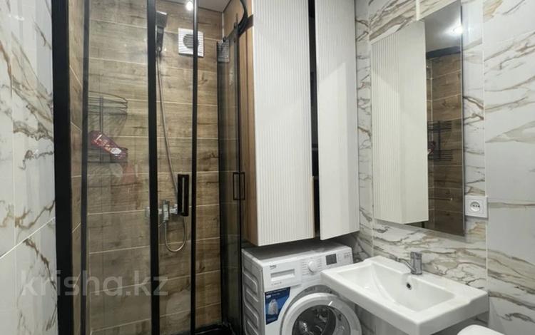 3-бөлмелі пәтер · 65 м² · 4/5 қабат, 1 микрорайон 1, бағасы: 230 000 ₸ в Семее — фото 2