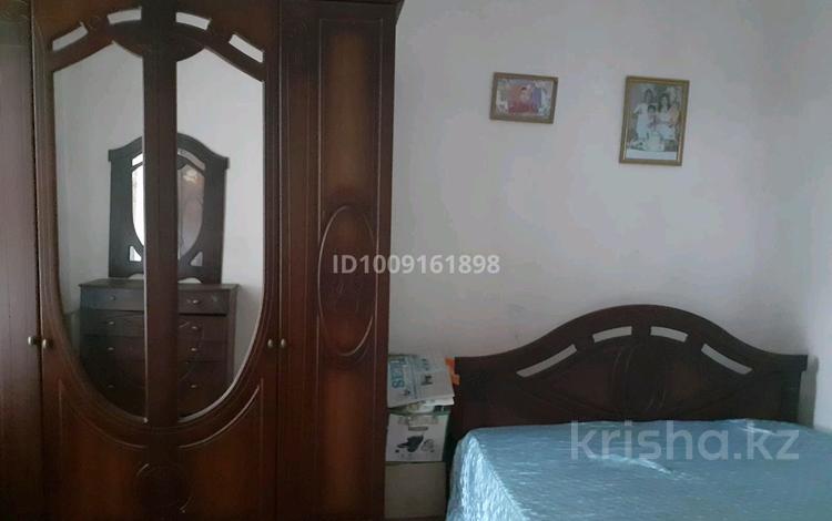 3-бөлмелі пәтер · 57 м² · 2 қабат, 1 микрорайон, код завод 4, бағасы: 6 млн ₸ в Семее — фото 2