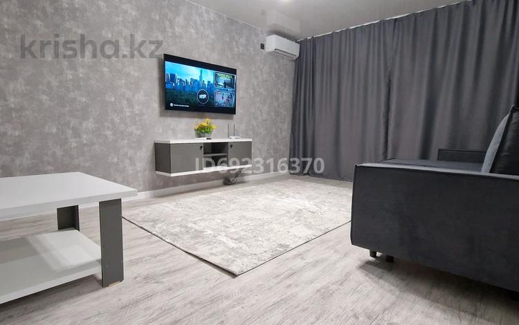 2-комнатная квартира · 62 м² · 8/10 этаж, Славского 22 — Славского Ауэзова Протозанова за 25 000 ₸ в Усть-Каменогорске — фото 2
