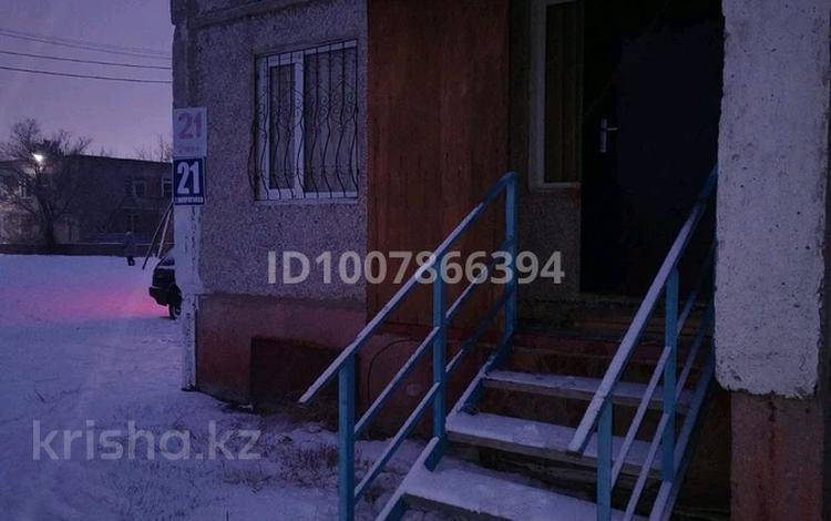 3-комнатная квартира · 67 м² · 1/5 этаж, 2 21 — Дом параллельно дороги ведущей к водохранилищу за 6 млн ₸ в Шульбинске — фото 9