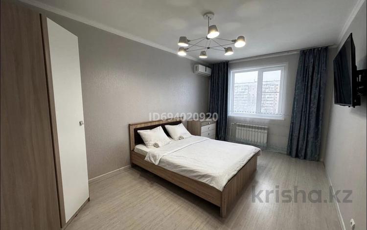 1-комнатная квартира · 57 м² · 7/9 этаж, мкр. Алтын орда, Батыс 2 10г/2 — Батыс, Апорт за 15 000 ₸ в Актобе — фото 2