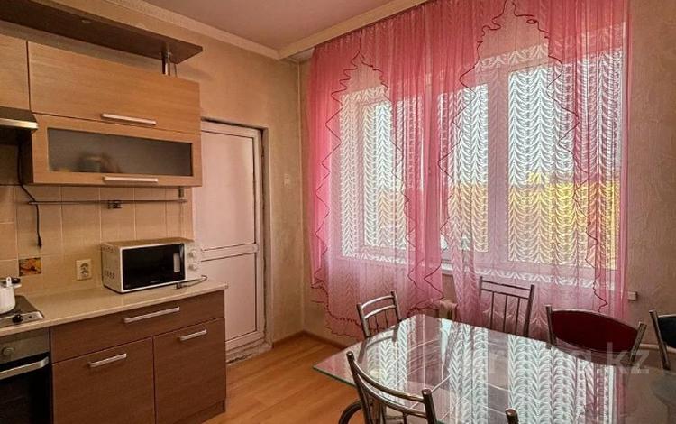 3-комнатная квартира, 75 м², 4/25 этаж, Абая 92/2 за 23.4 млн 〒 в Астане — фото 2