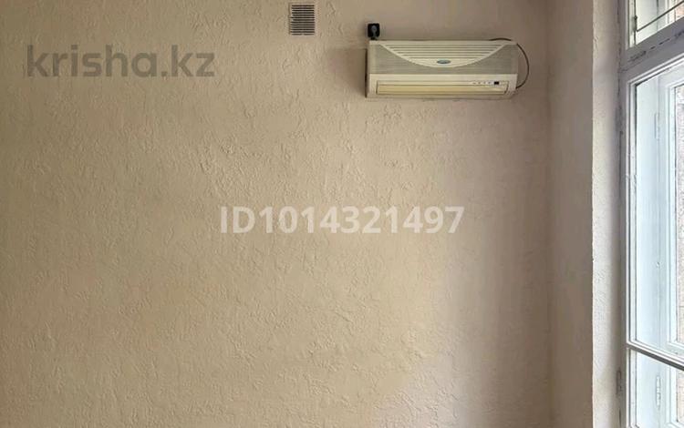 Офисы, кабинеты и рабочие места · 133.5 м² за 120 000 ₸ в Алматы, Алмалинский р-н — фото 2