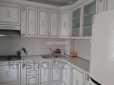 Продажа квартир в Мангистауской обл.: 3-комнатная квартира · 80 м² · 1/5 этаж, 34-й мкр 5 — Рядом Есенов университет, Дина ,Назарбаев школа , 19-школа гимназия за 25 млн 〒 3-комнатная квартира · 80 м² · 1/5 этаж, 34-й мкр 5 — Рядом Есенов университет, Дина ,Назарбаев школа , 19-школа гимназия за 25 млн 〒 в Актау