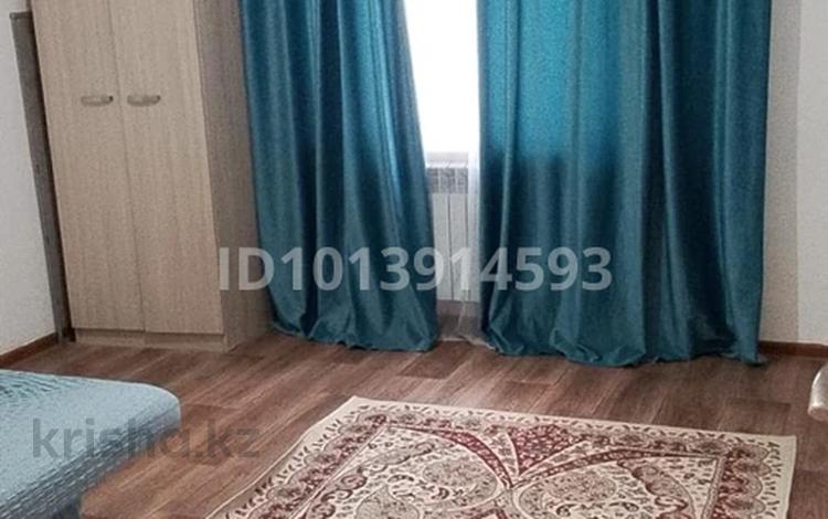 1-комнатная квартира · 28 м², мкр Шугыла, Жакаева 6 за 130 000 ₸ в Алматы, Наурызбайский р-н — фото 2