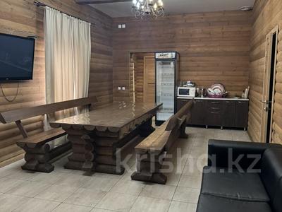 Продажа домов и дачи в Карагандинской обл.: Отдельный дом · 4 комнаты · 240 м² · 20 сот., Рахимбекова за 75 млн 〒 Отдельный дом · 4 комнаты · 240 м² · 20 сот., Рахимбекова за 75 млн 〒 в Караганде, Казыбек би р-н