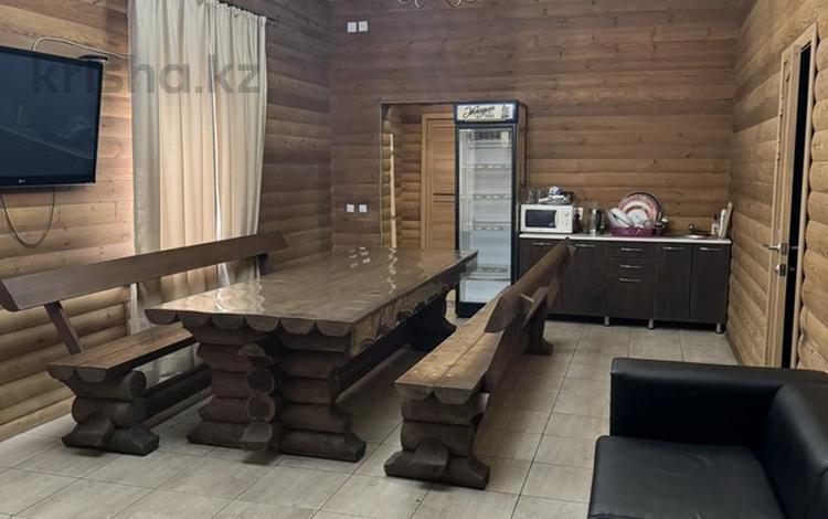 Отдельный дом · 4 комнаты · 240 м² · 20 сот., Рахимбекова за 75 млн 〒 в Караганде, Казыбек би р-н — фото 16