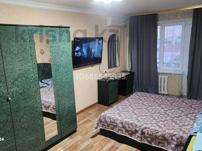 1-бөлмелі пәтер · 49 м² · 5/5 қабат, Микрорайон 5 18, бағасы: 7 000 〒 в Атырау, мкр Привокзальный-5