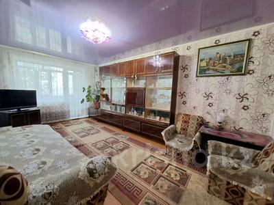 2-комнатная квартира · 45 м² · 3/5 этаж, Майкудук, Майкудук, 11а микрорайон 14 за 10.5 млн 〒 в Караганде, Алихана Бокейханова р-н