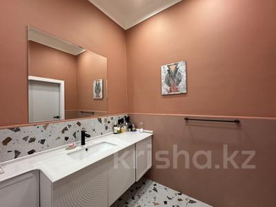 4-бөлмелі пәтер · 172 м² · 2/8 қабат, Умай Ана 15, бағасы: 153 млн ₸ в Астане, Нура р-н