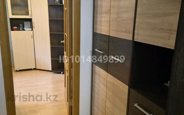 2-комнатная квартира · 54 м² · 2/5 этаж, мкр Юго-Восток, Мкр Гульдер 2, Таттимбета 16 — Школа 101., 28. за 28 млн ₸ в Караганде, Казыбек би р-н — фото 2