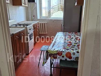 Пәтерлер в Шымкенте: 3-бөлмелі пәтер · 63.5 м² · 4/9 қабат, 11-й микрорайон, 11-й микрорайон — Пересечение Уалиханова Сайрамская, бағасы: 159 000 〒 3-бөлмелі пәтер · 63.5 м² · 4/9 қабат, 11-й микрорайон, 11-й микрорайон — Пересечение Уалиханова Сайрамская, бағасы: 159 000 〒 в Шымкенте, Енбекшинский р-н