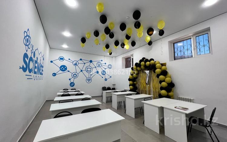 Свободное назначение, офисы, магазины и бутики, салоны красоты, бани, гостиницы и зоны отдыха, медцентры и аптеки, образование, развлечения · 303 м² за 32 млн 〒 в Актау, 27-й мкр — фото 2