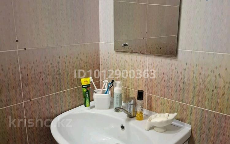 2-комнатная квартира · 70 м² · 4/9 этаж, Кокжал Барак — В шаговой доступности остановка школа 48 и 46 детский сад, магазины за 170 000 ₸ в Усть-Каменогорске — фото 11
