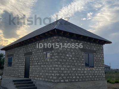 Жеке үй · 2 бөлме · 70 м² · 8 жүзд., мкр Аксай-2, 20 41, бағасы: 11 млн ₸ в Атырау