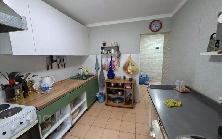 2-бөлмелі пәтер · 47.5 м² · 1/5 қабат, Жаңа қала ш/а., Затаевича 79, бағасы: 19.5 млн ₸ в Караганде, Казыбек би р-н — фото 2