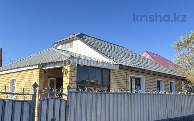 Отдельный дом · 3 комнаты · 82 м² · 10 сот., Оразалина 5 за 25 млн 〒 в  — фото 2