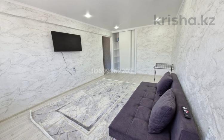 1-комнатная квартира · 50 м² · 2/10 этаж, мкр Юго-Восток 9 — Шахтеров за 10 000 ₸ в Караганде, Казыбек би р-н — фото 14