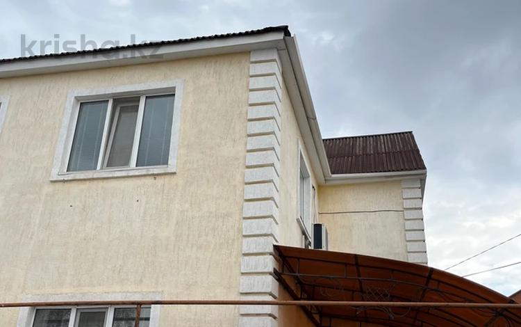 Отдельный дом · 4 комнаты · 200 м² · 5 сот., М Жунисова за 55 млн 〒 в Уральске — фото 2