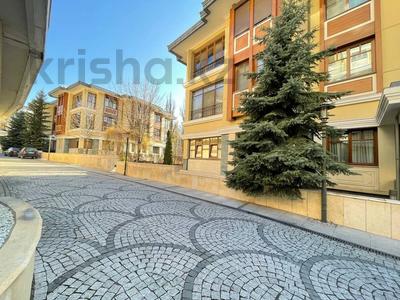 4-комнатная квартира · 226 м² · 2/3 этаж, Керей-Жәнібек хандар за 400 млн ₸ в Алматы, Медеуский р-н