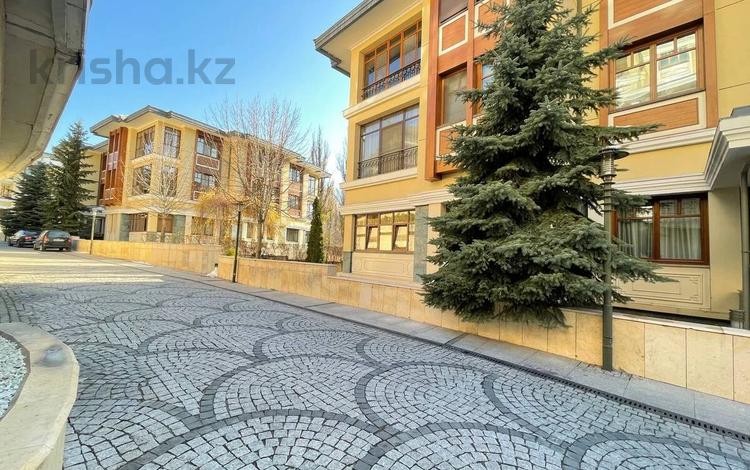 4-комнатная квартира · 226 м² · 2/3 этаж, Керей-Жәнібек хандар за 400 млн ₸ в Алматы, Медеуский р-н — фото 26